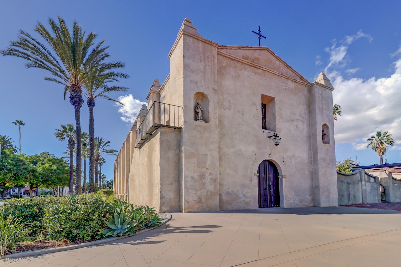 San Gabriel Exterior